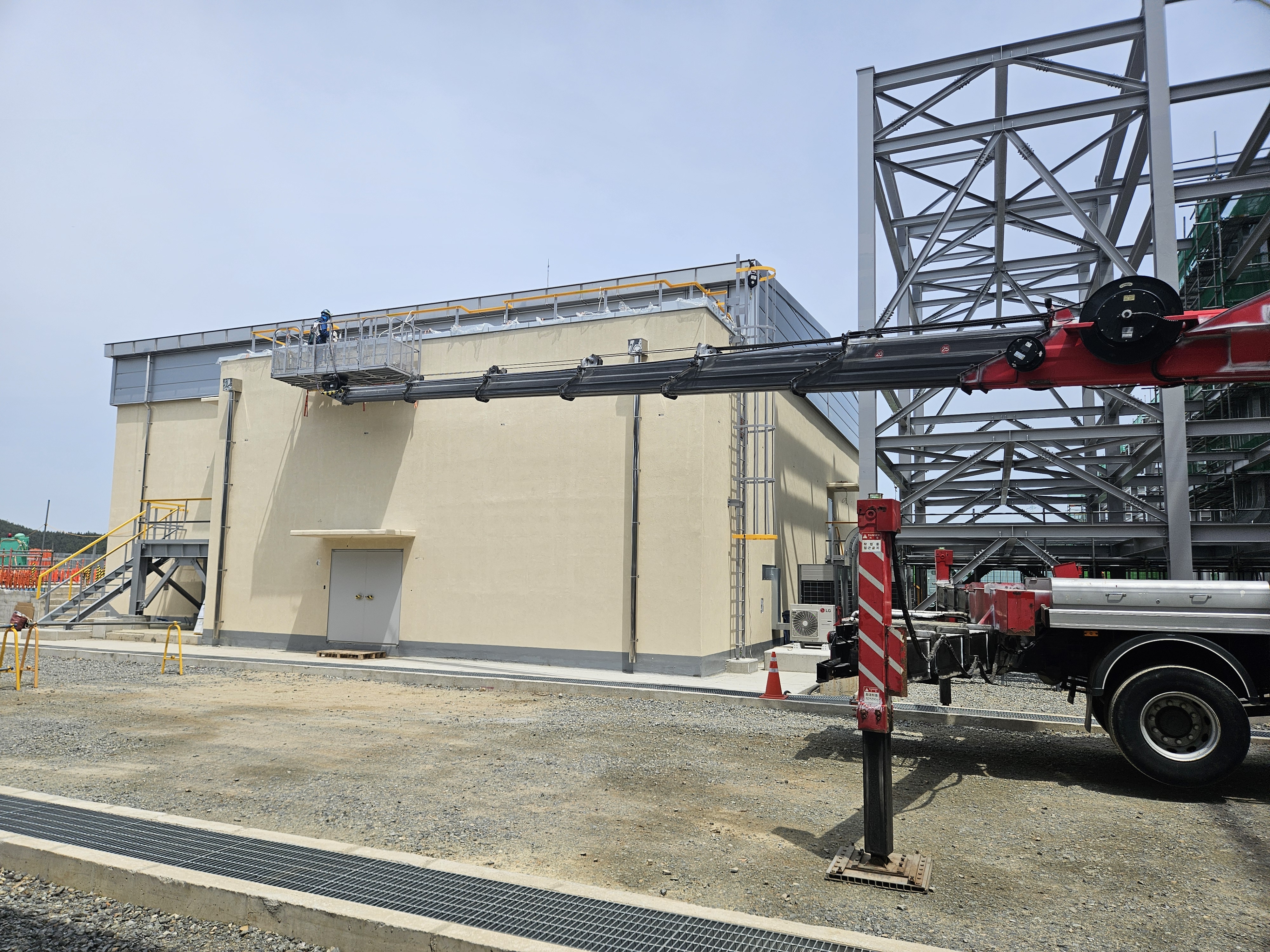 [플랜트]화학 대산 CNT4 PJT 시공 플랜트건축일식공사-3(조정동 수배전실 구축공사)