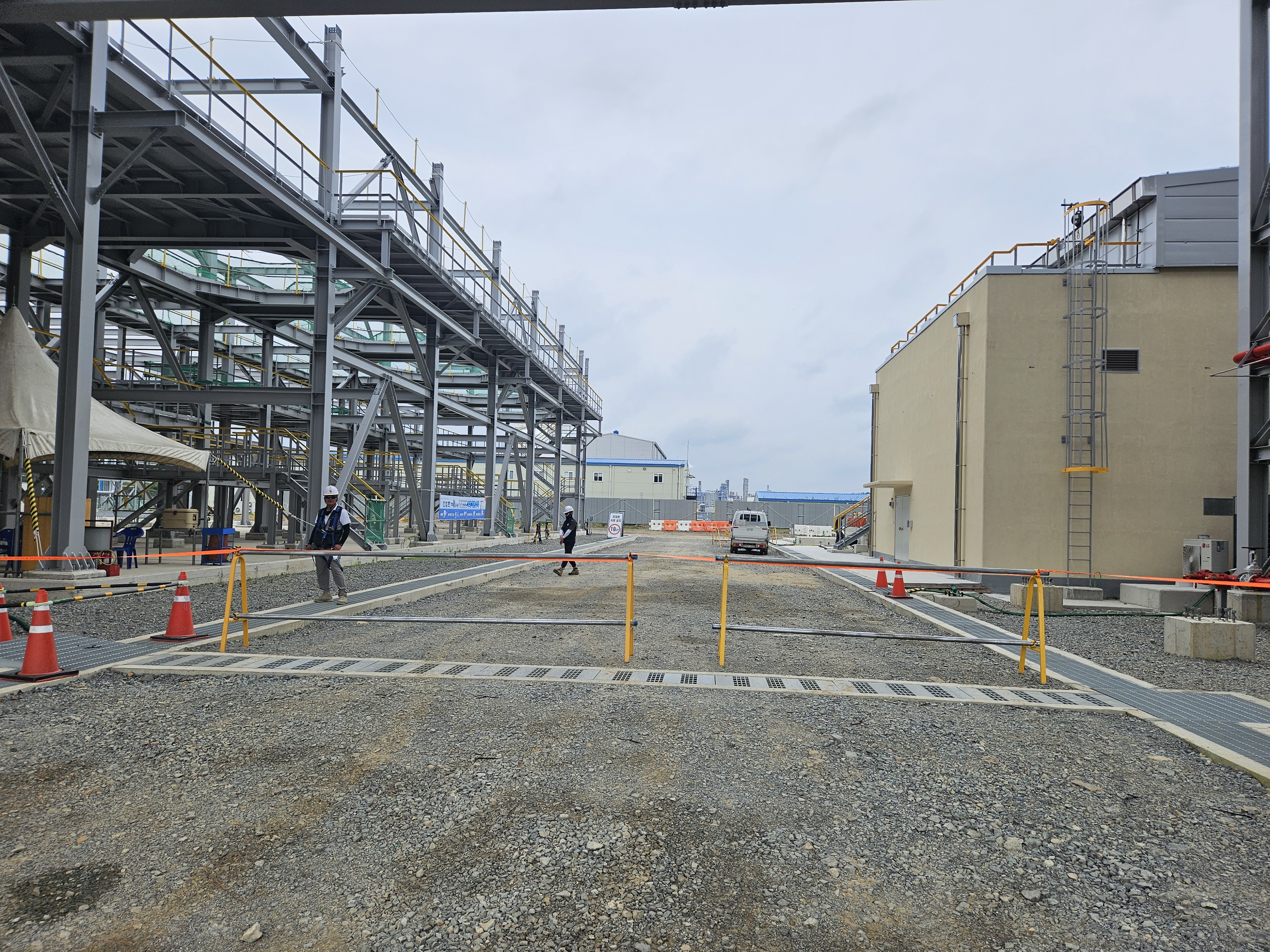 [플랜트]화학 대산 CNT4 PJT 시공 플랜트건축일식공사-3(조정동 수배전실 구축공사)